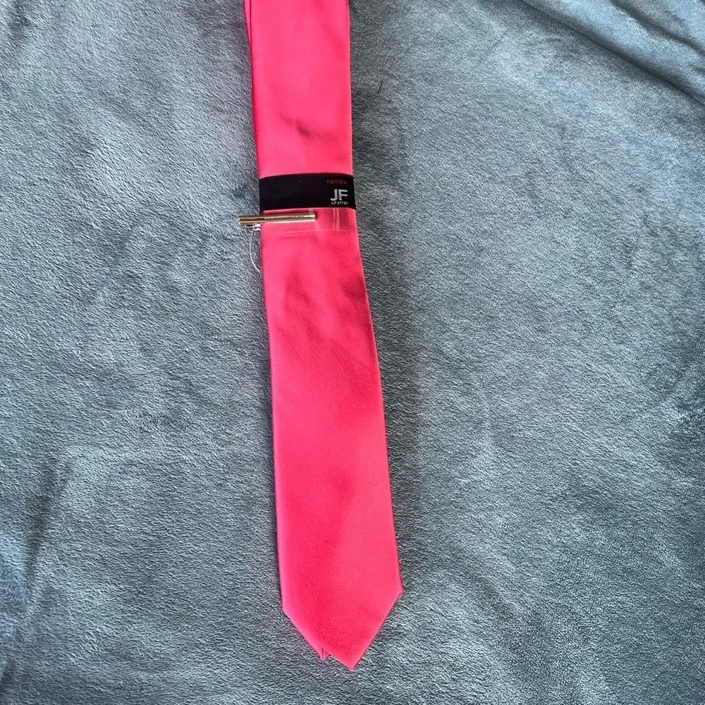 J.Ferrar Coral Narrow Tie NWT
